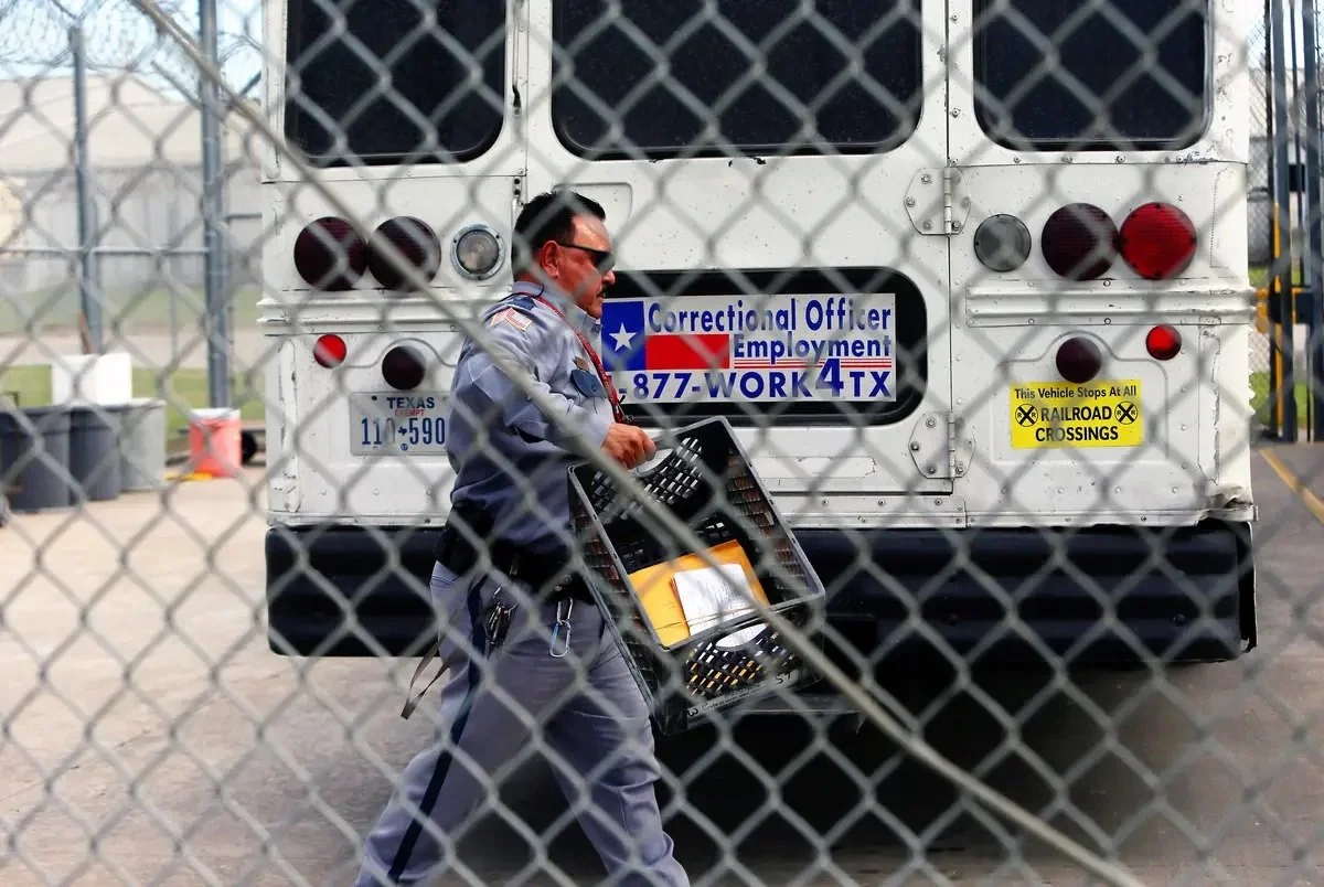 Texas Suspends Most Transportation of Inmates