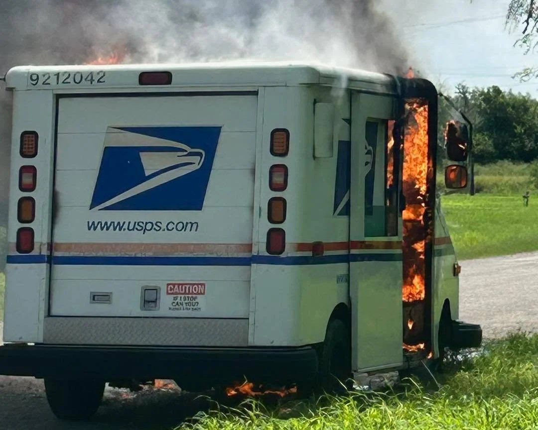 mail+truck.jpg