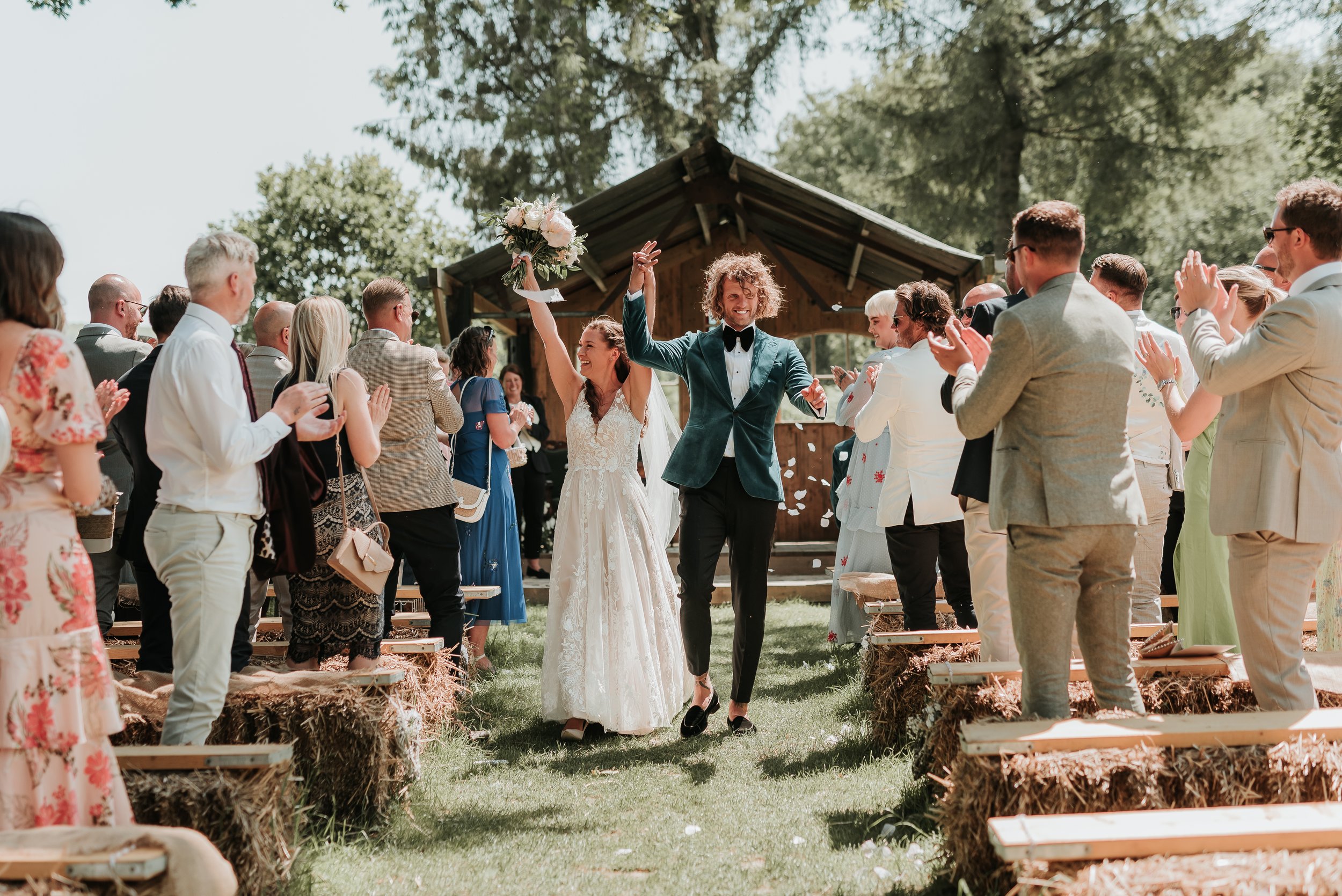 confetti.LaurenBethPhotographyLaura&Martin-214.jpg