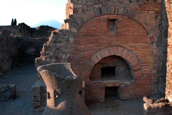 pompeii w Vesuvius.jpg