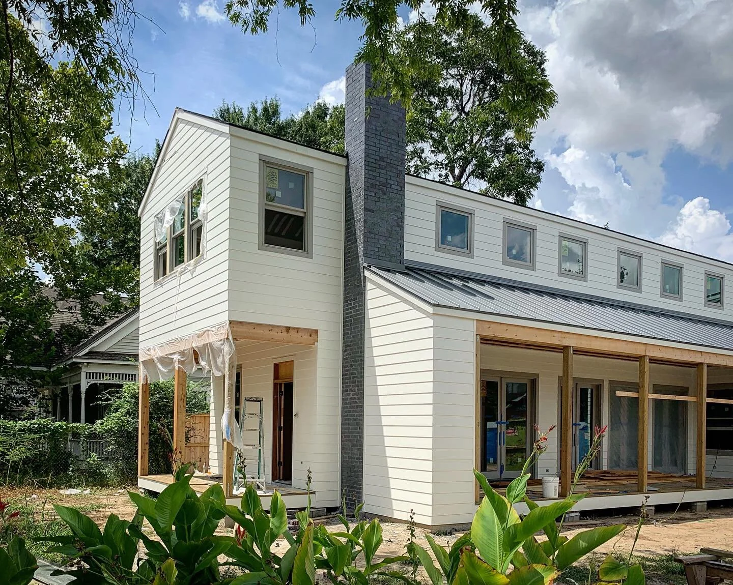 east 5th corner close.JPG