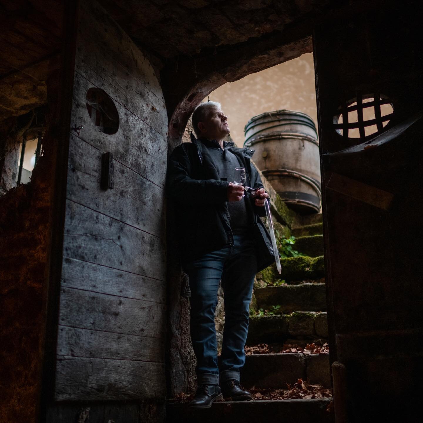 Intimate tastings in the most storied cellars of the Jura and Burgundy. We will spend time in the company of exceptional vigneron of the Rosenthal portfolio, with whom Neal&rsquo;s collaboration spans 2 and sometimes 3 generations. Enriching moments 