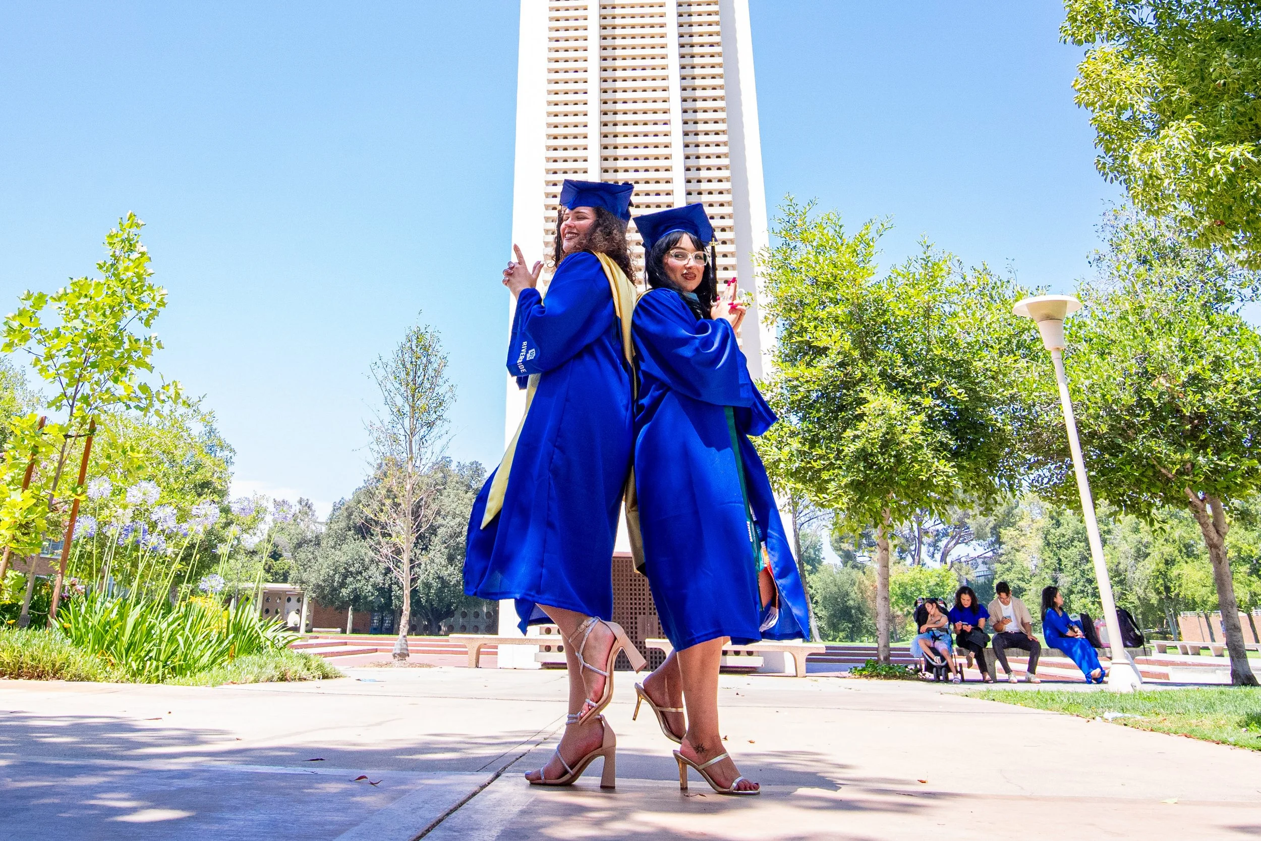 Mezmeriscenes.graduation.photography.services.graduation.photography (13).jpg