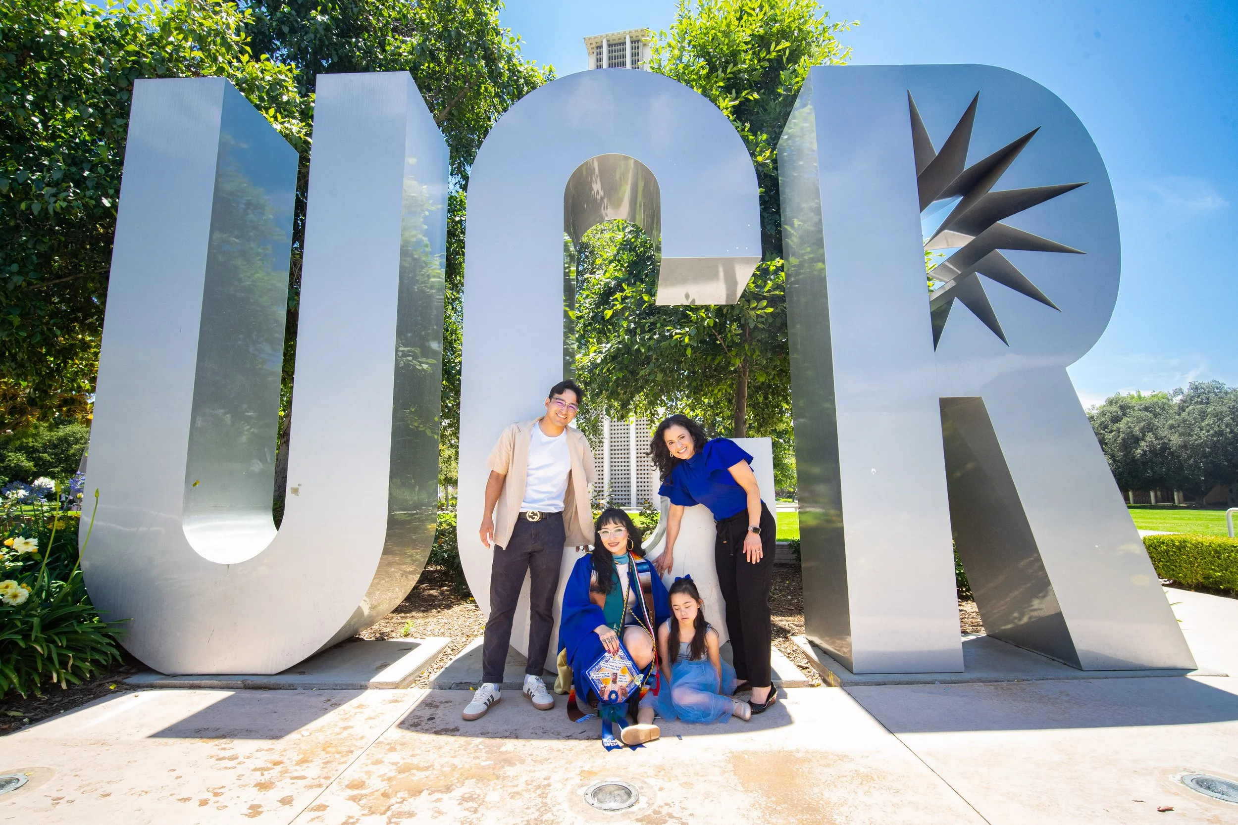 Mezmeriscenes.graduation.photography.services.graduation.photography (34).jpg