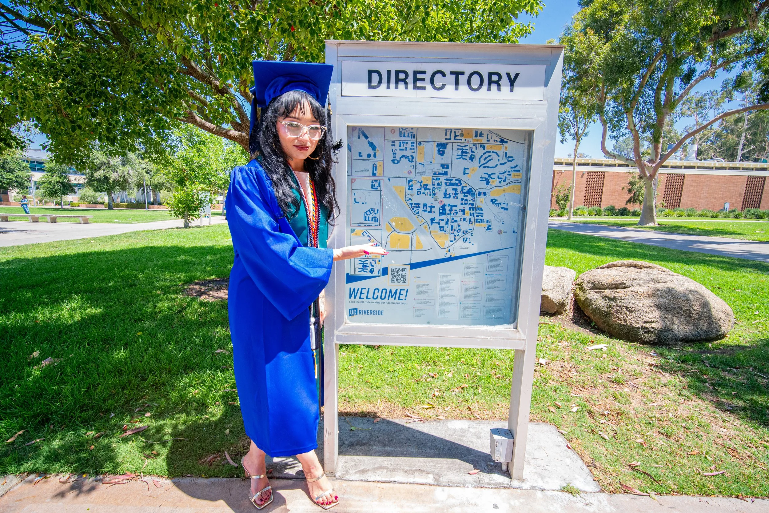 Mezmeriscenes.graduation.photography.services.graduation.photography (10).jpg