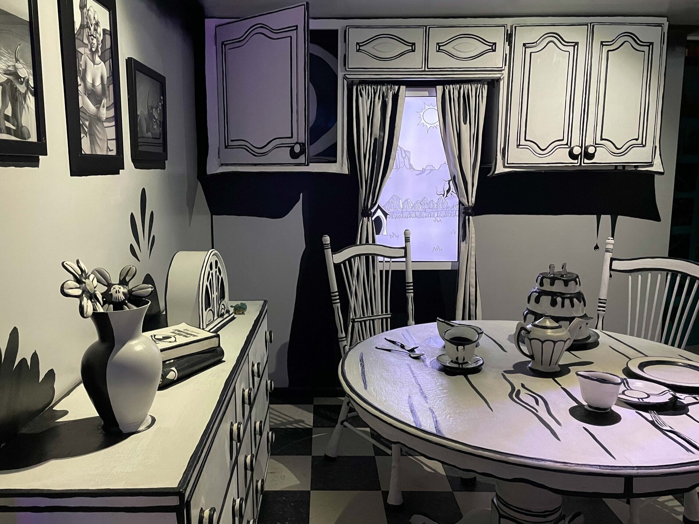 Meow-Wolf-Black-And-White-Room