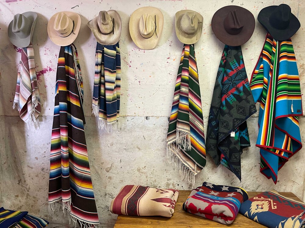 Santa-Fe-Vintage-Blankets-Hats-Display