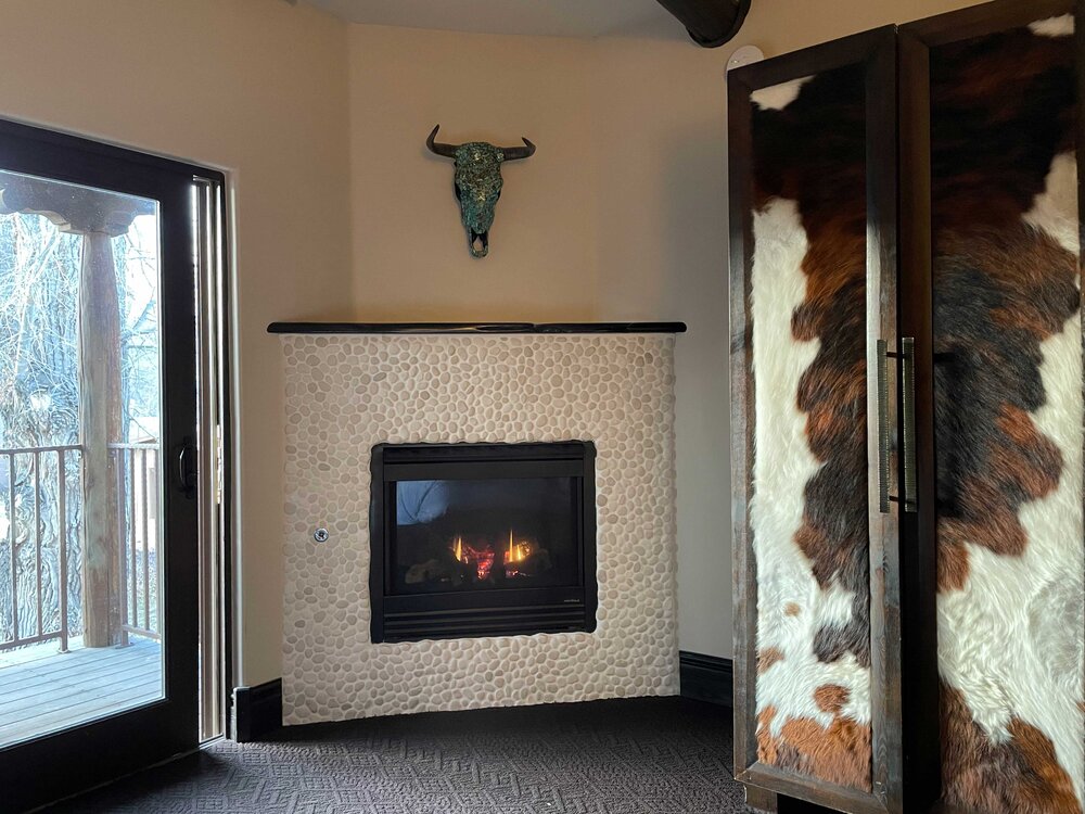 Taos-Hotel-Room-Interior-Decor