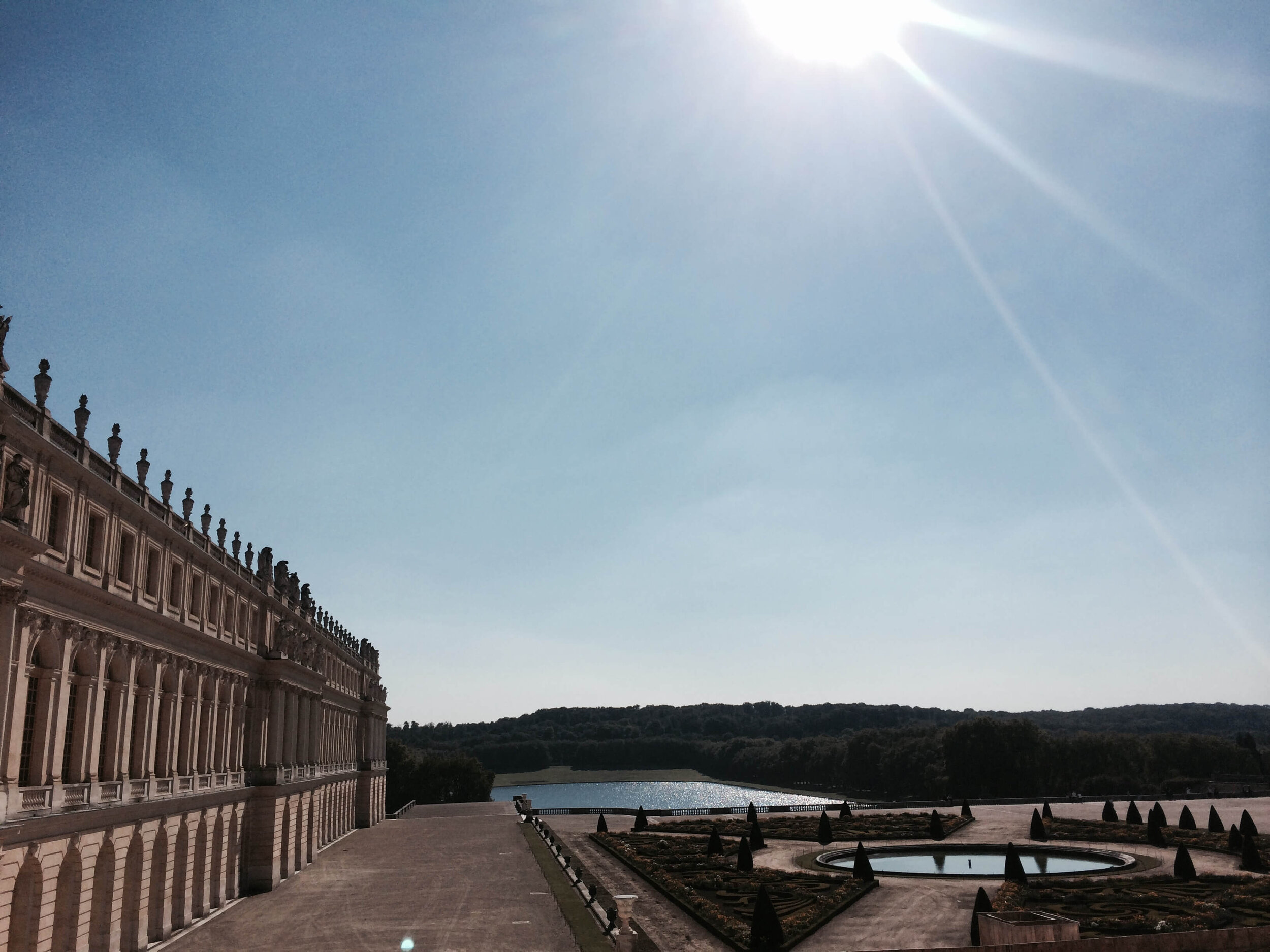Versailles-view-exterior-structure-fountains-gardens
