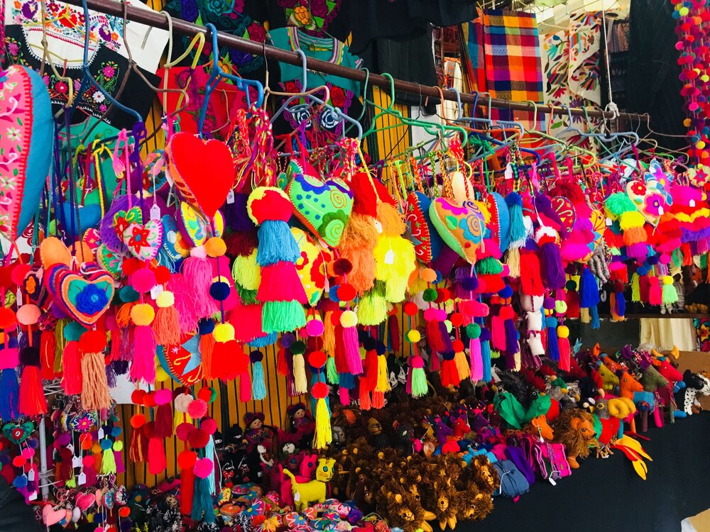 Colorful-Tassels-PomPoms-Market-Mexico-City