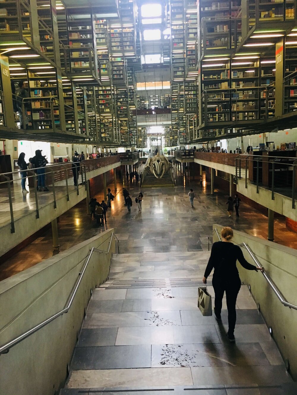 large-library-mexico-city-Biblioteca-Vasconcelos-Interior-Architecture