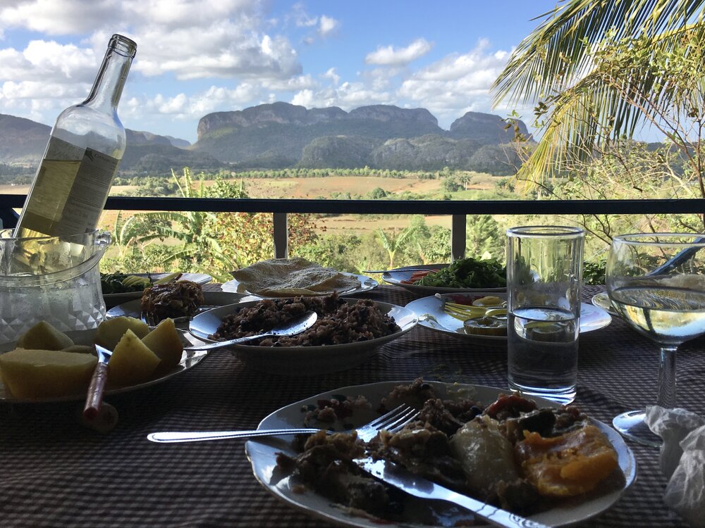 lunch-on-plates-at-vinales-farmhouse-country-view