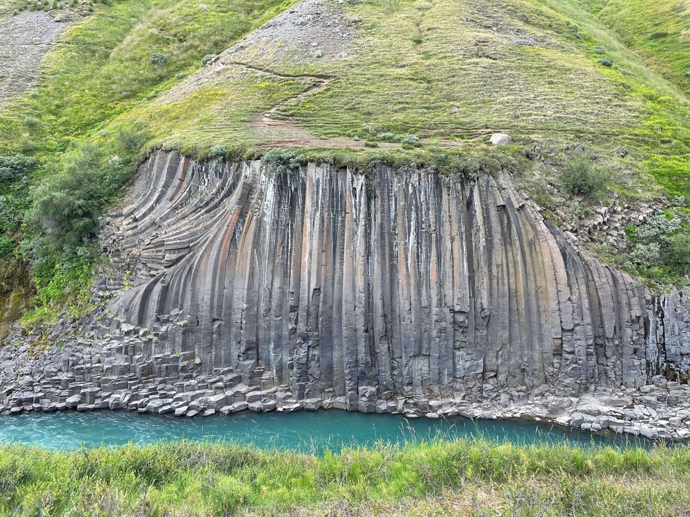 Stuðlagil Canyon -vertical view