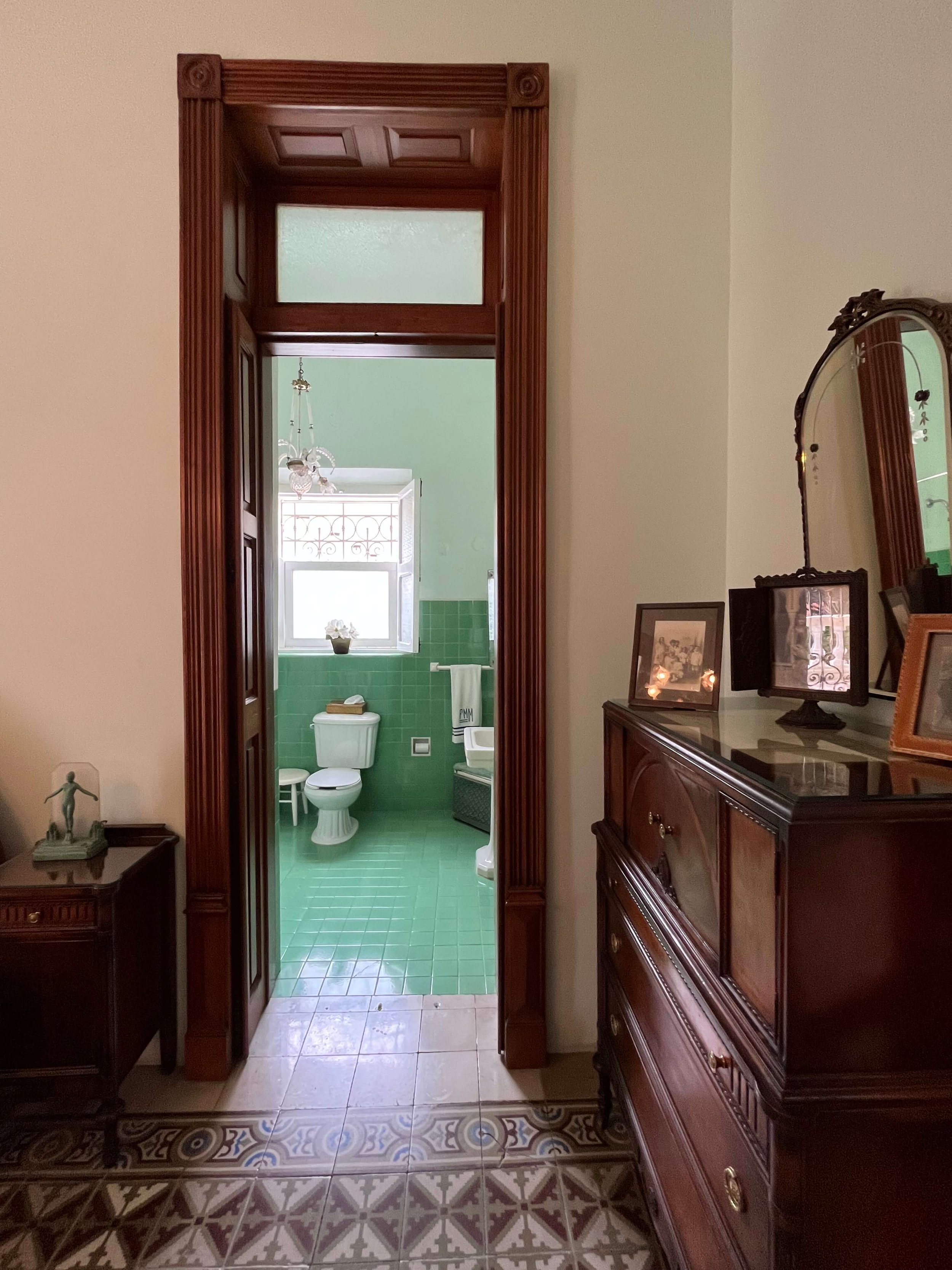 Quinta Montes Molina_bathroomView.jpg