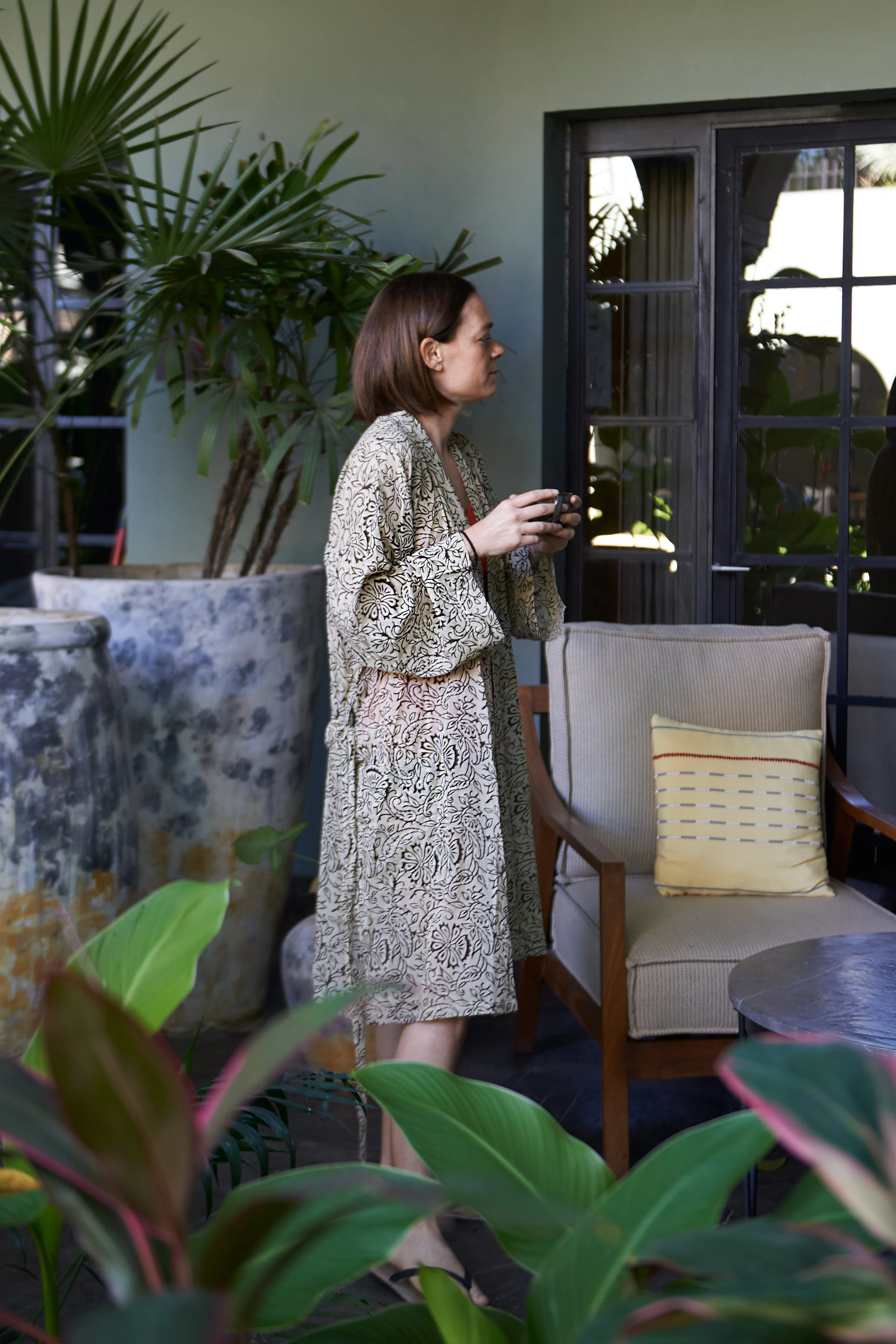 Black and White Floral Short Kimono