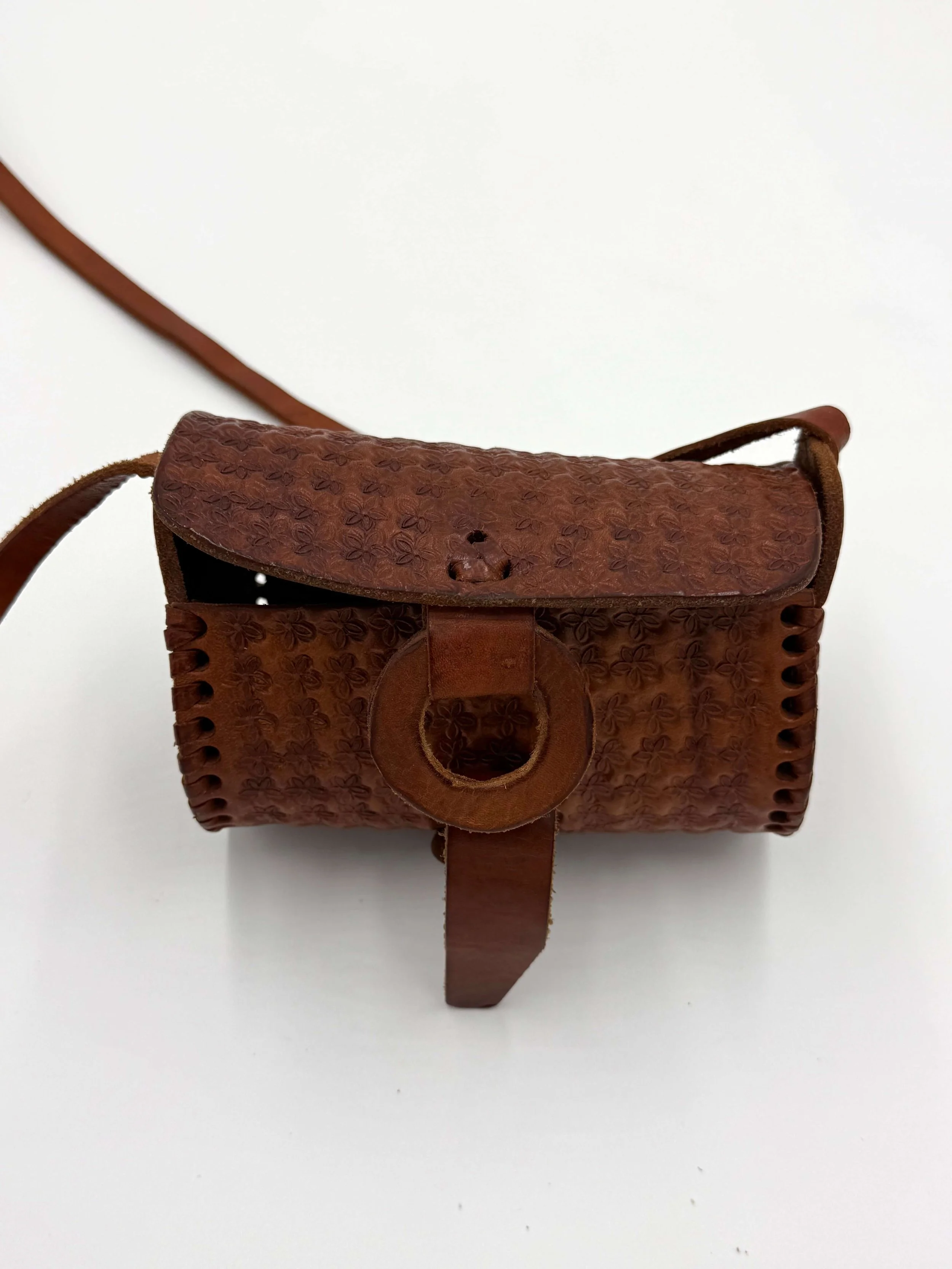 Leather Barrel Bag 8.jpeg