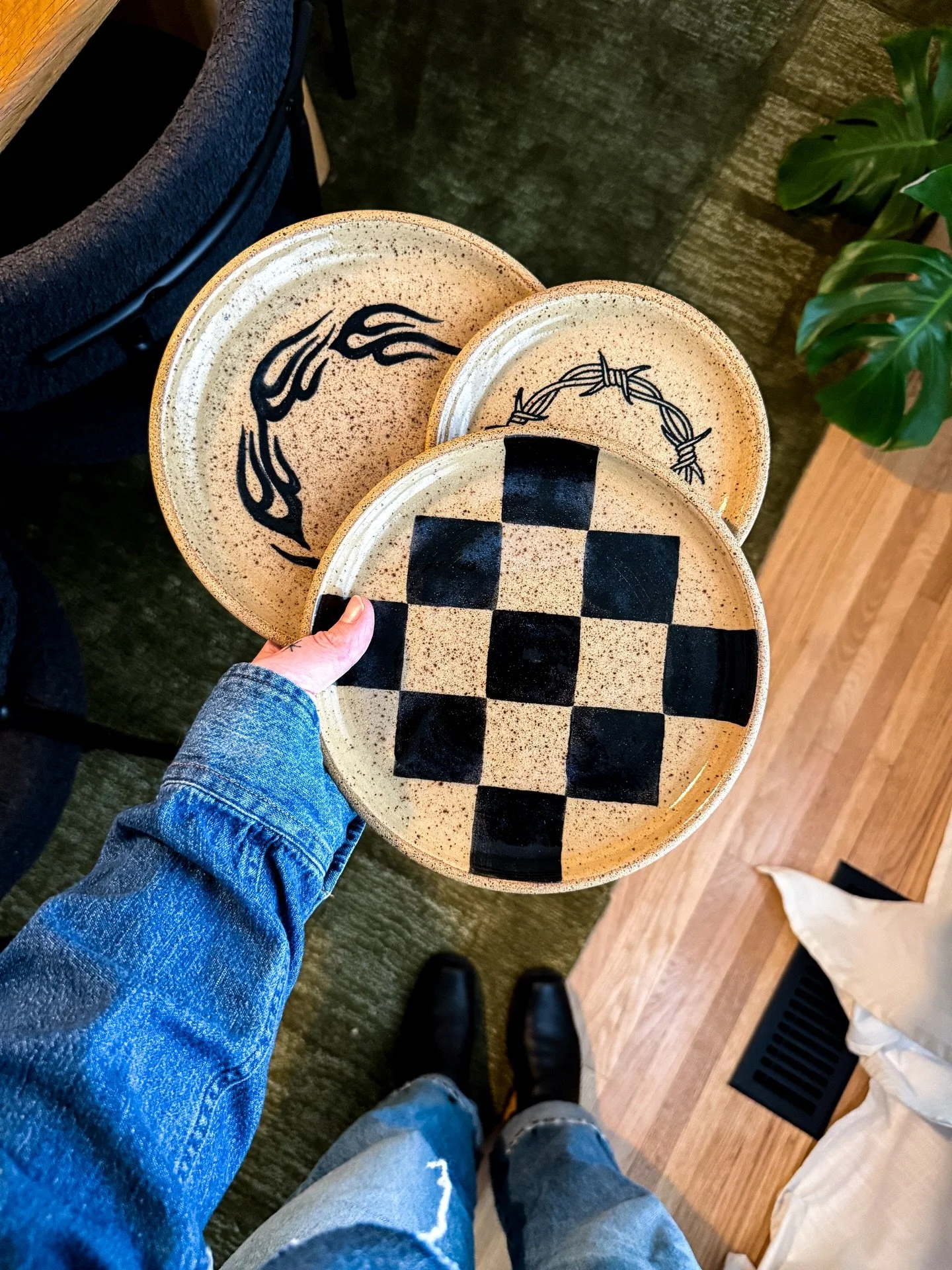 on MONDAY, FEBRUARY 9th dinner plates, snack plates &amp; many many cups are all getting restocked on my site. you will be able to shop them at 12PM central. 

this restock has been a long time coming. between holiday craziness, traveling, and not be