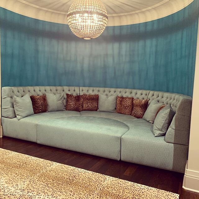 Swipe 👋 to see the progression on this custom modular sofa. This was a fun build and required some precise planning! Ever piece had to be removable so they could be upholstered off site. 🔥#customwoodwork #customfurniture #customfurnituredesign #cou