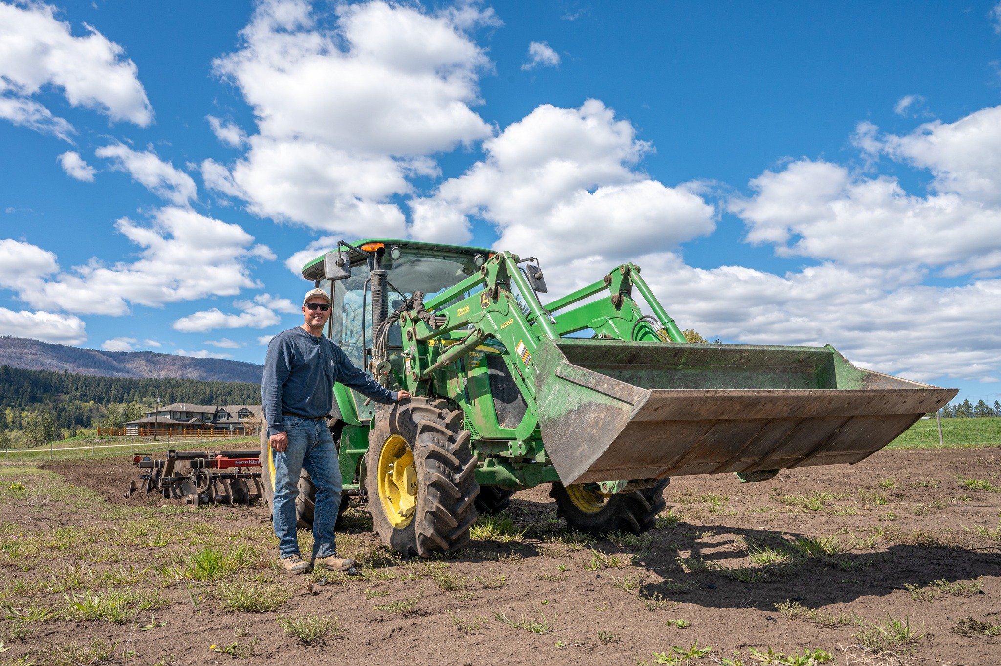 Why is it important to cultivate the soil?
Don't miss the next issue of our newsletter because Rachel and Lance will be talking about it.

Subscribe to our newsletter and receive bi-weekly farm and crop updates, delicious Davison family recipes and m