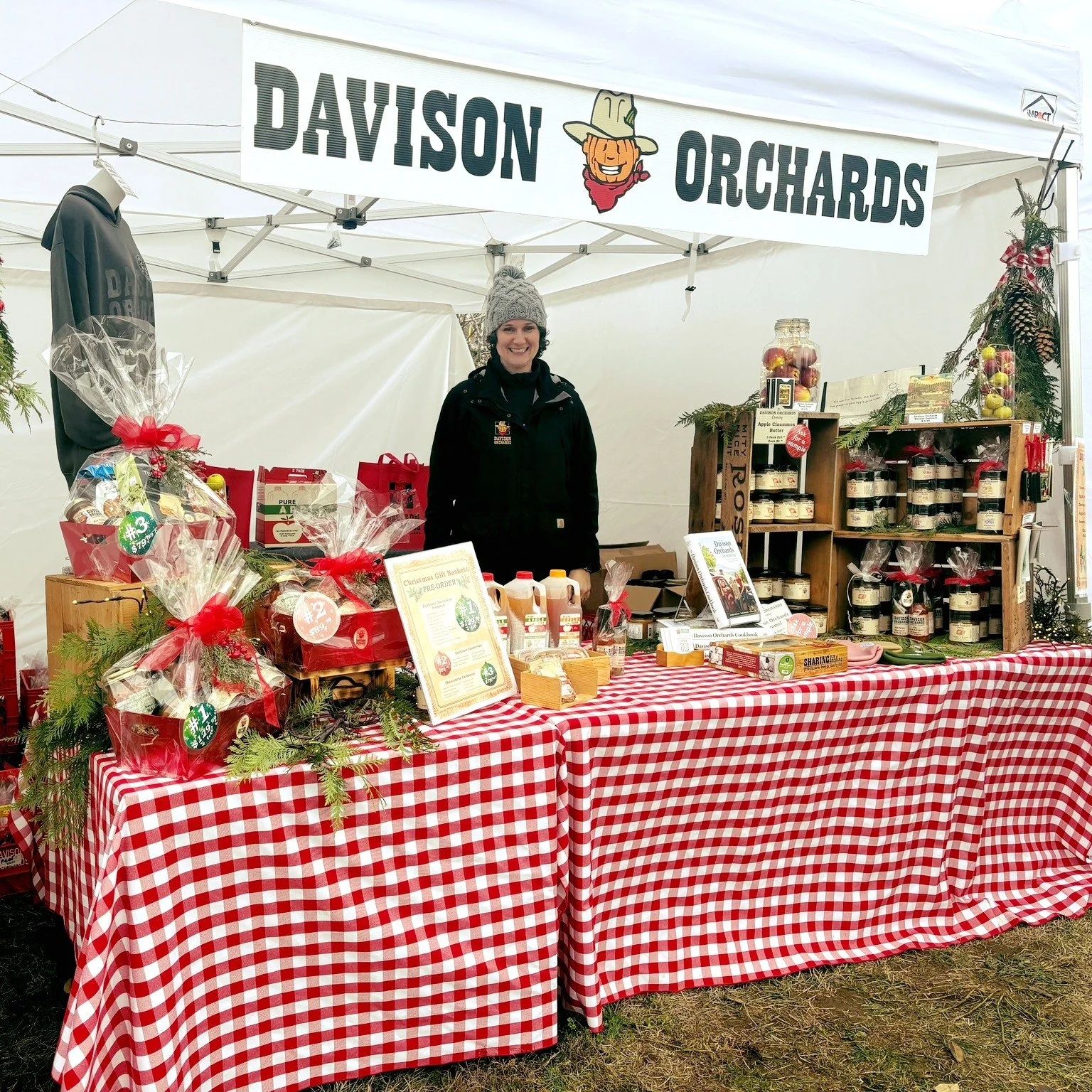 We will be at Farmstrong this Saturday the 29th from 11 to 5.
Come pick up your essentials, try a sample, or simply stop by to say hello!
Farmstrong will have extra shuttles to help keep the wait short.
See you there!

#DavisonOrchards #Farmstrong #L