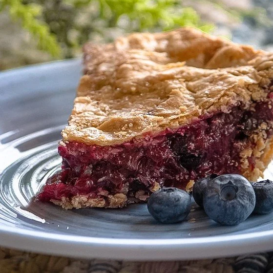 Feels like spring is finally sneaking in slowly... Don't you think? 
The farm is still closed for now ❄️. Don&rsquo;t worry, you can still enjoy the taste of Davison Orchard! 
Our online store is OPEN 🛒

Grab fresh apple and pear juice, frozen pies,