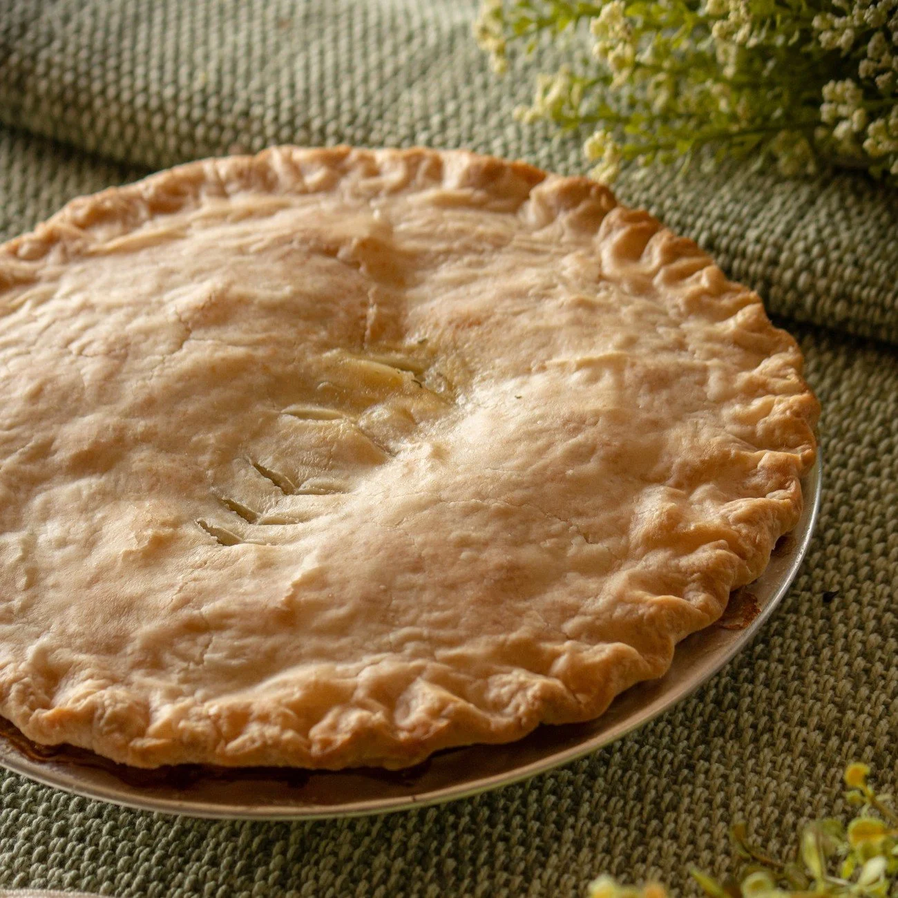 Easter dinner, ready? 🐰🌸
Savory &amp; sweet pies, jellies, apple juice, soups, scone mix &amp; more!

⚠️Last 2 pick-up days:
🗓️ Thu, Mar 26th &amp; Thu, Apr 2nd
⏰ 10 AM &ndash; 3 PM

🛒https://davisonorchards.square.site/

#Easter2026  #DavisonOrc