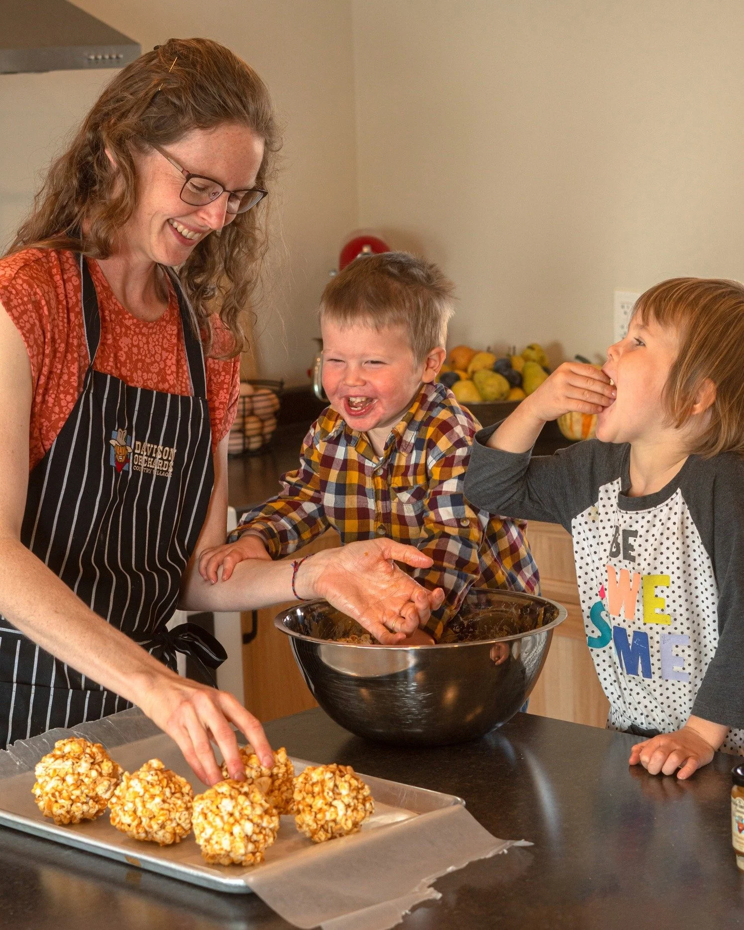 Egg hunts? Church? Big family dinner? Treats?
What&rsquo;s your MUST DO Easter tradition? Tell us below 💛

Need goodies for your Easter table?
🍎 Shop online: www.davisonorchards.ca
LAST pick up day: April Thu 2nd, 10am to 3pm

#HappyEaster #Davison