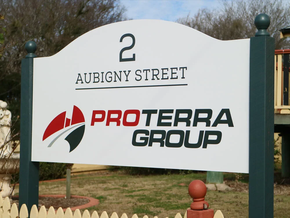 Sign-Panels_Signs-On-Time_Proterra.jpg
