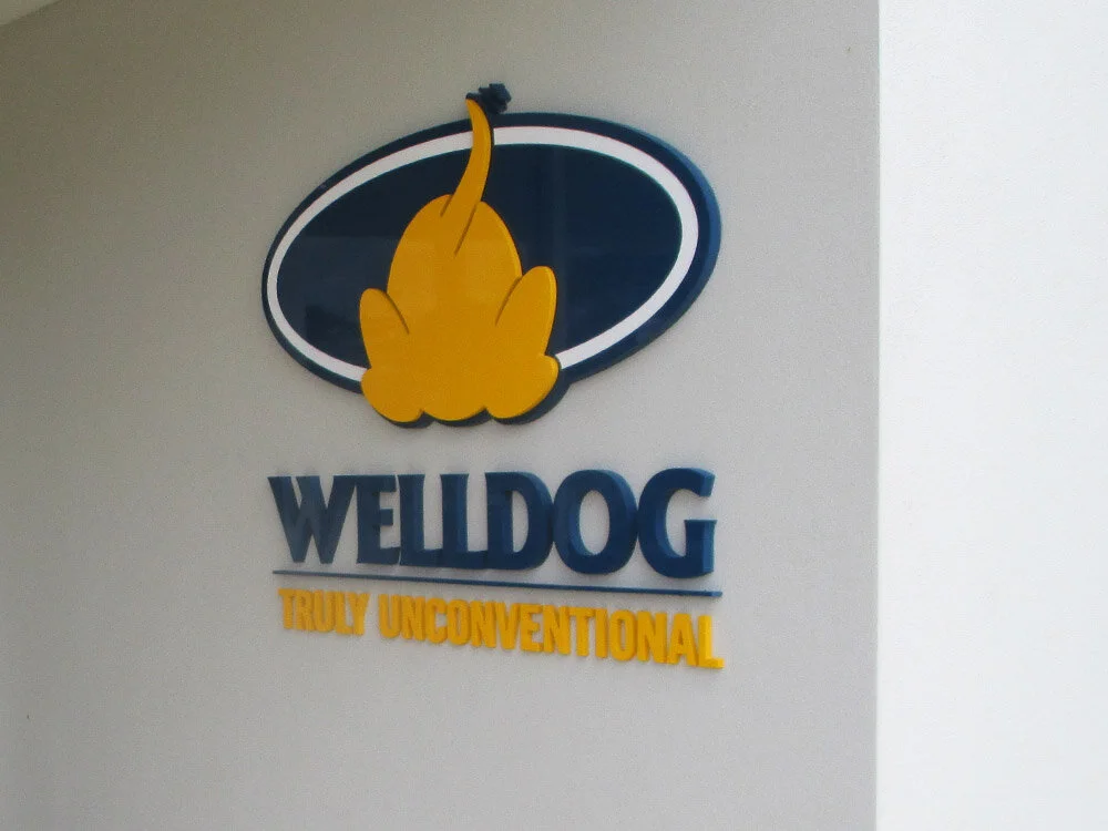 Painted-andTraditional_Signs-On-Time_Welldog_1.jpg