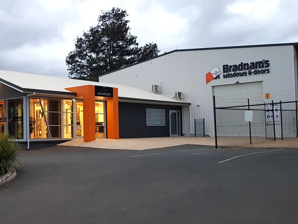Shopfront_Signs-On-Time_Bradnams-Right.jpg