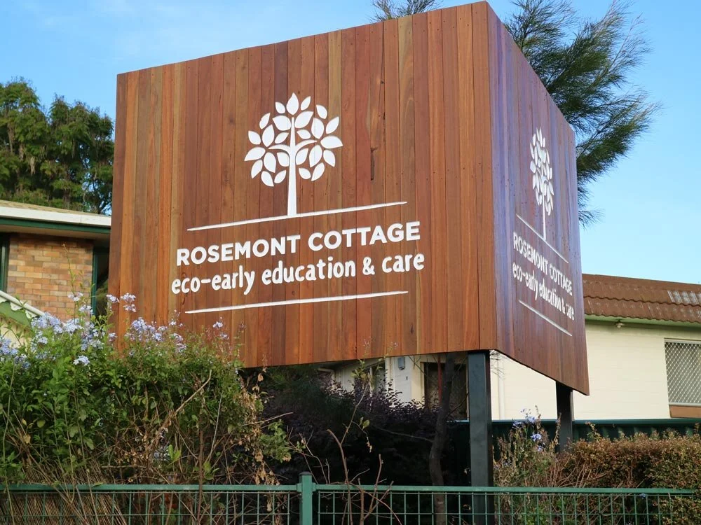Freestanding-Sign-Frames_Signs-On-Time_Rosemont.jpg