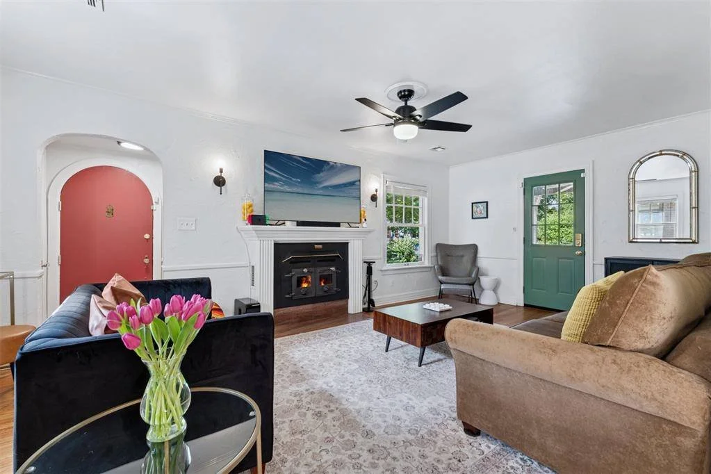 🏡 New Listing Alert! 
📍908 NW 41st St, OKC
3 Bed | 2 Bath | 2,312 sqft
Dreaming of a home with charm, history, AND updates? This 1934 English Tudor in Crown Heights is awaiting its new stewards! 

Book your showing: https://www.spacesfinder.com/d8r