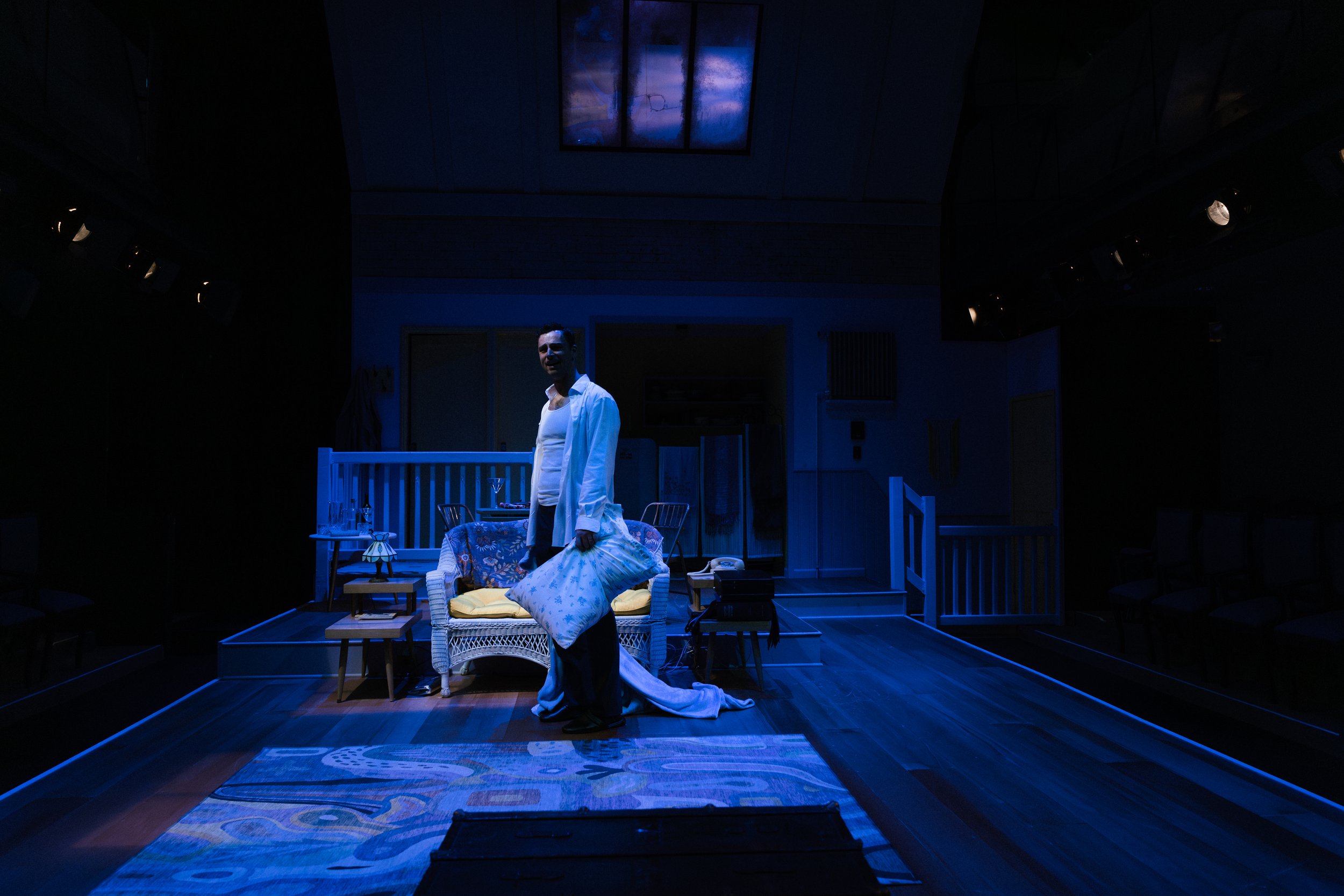 Barefoot Prod Photos_Photo Credit Giao Nguyen_15K-326.jpg