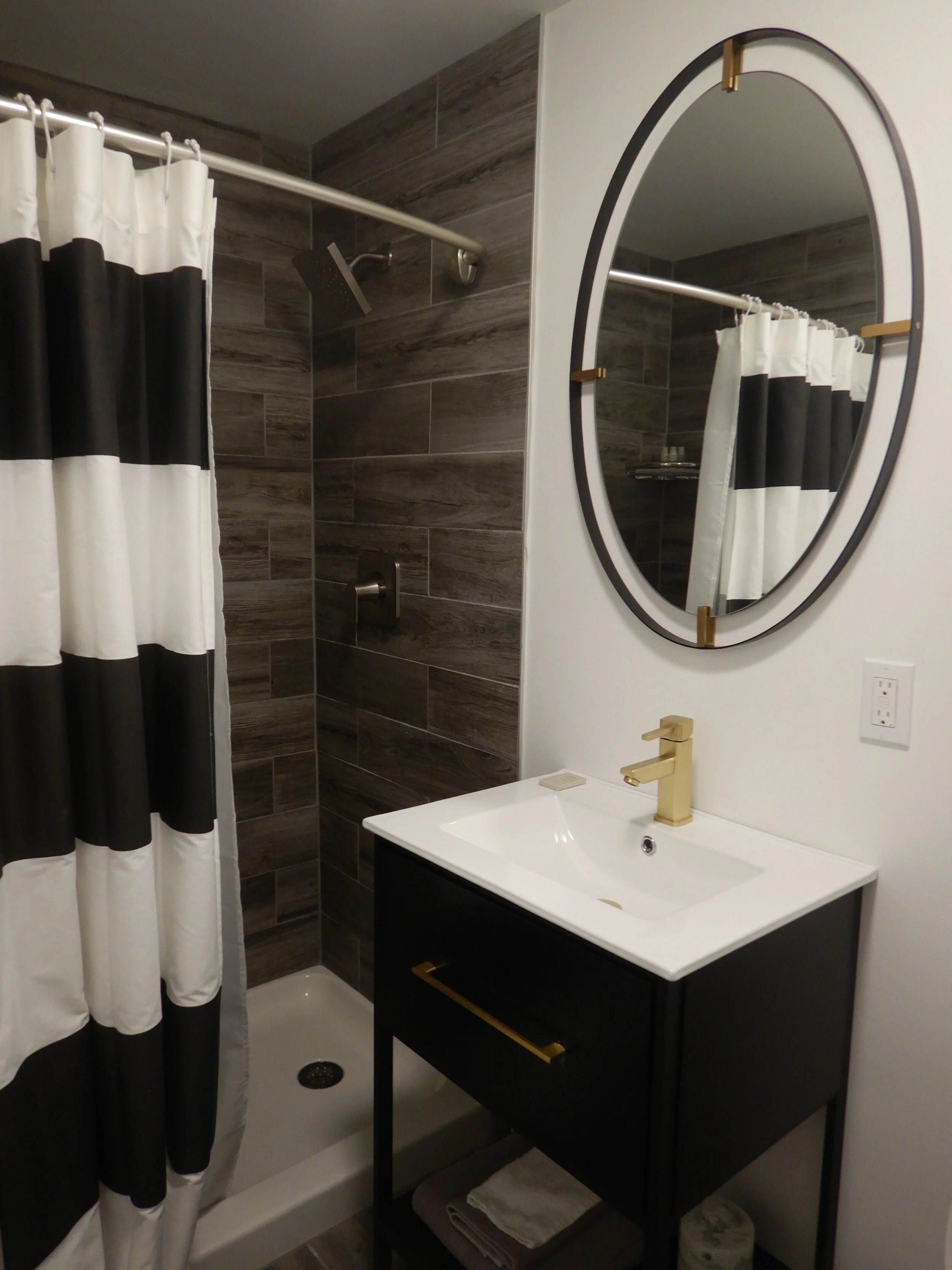 “The key is to set realistic customer expectations and then not to just meet them, but to exceed them — preferably in unexpected and helpful ways.” — César Ritz