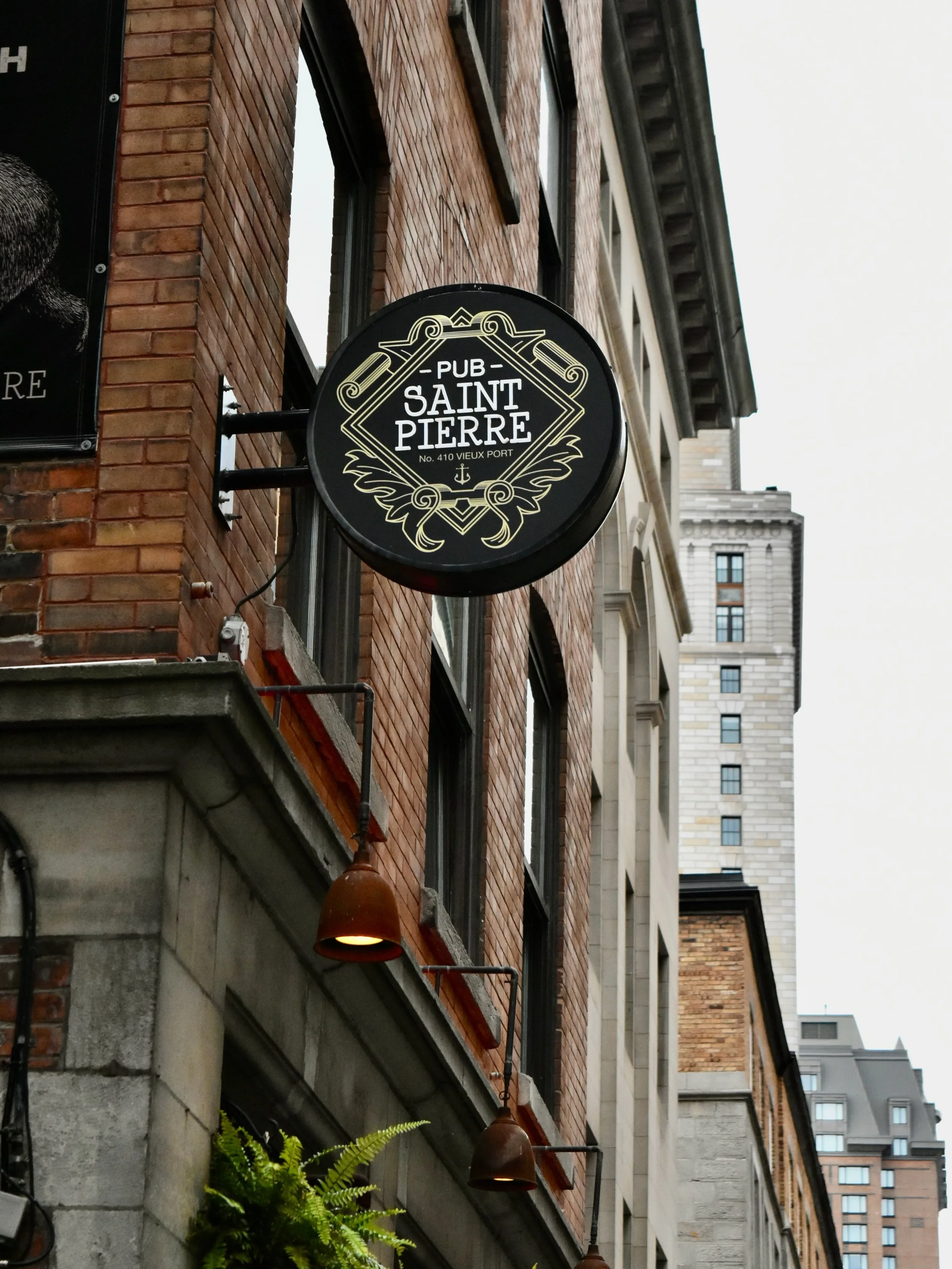 Une adresse qui ne passe pas inaper&ccedil;ue. 🍻 Bienvenue chez Pub Saint Pierre &mdash; l&agrave; o&ugrave; les bons moments commencent.

An address you can&rsquo;t miss. 🍻 Welcome to Pub Saint Pierre &mdash; where good times begin.
