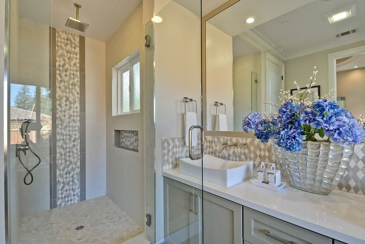 Master Bathroom            2.jpeg