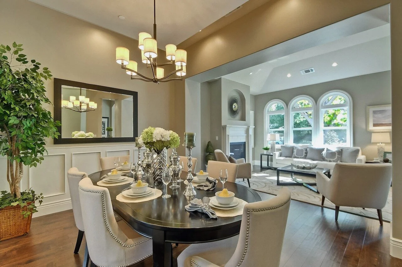 Dining           2.jpeg