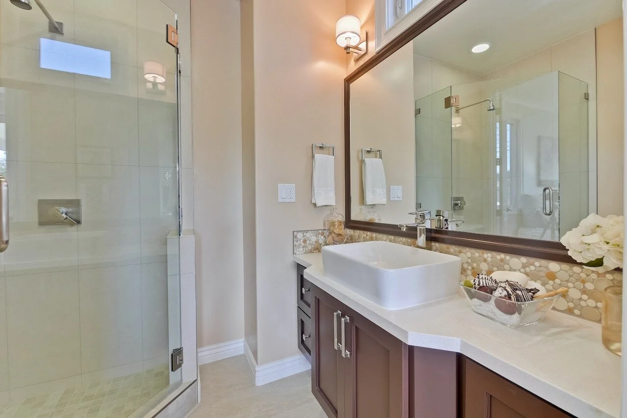 Bathroom      2.jpeg