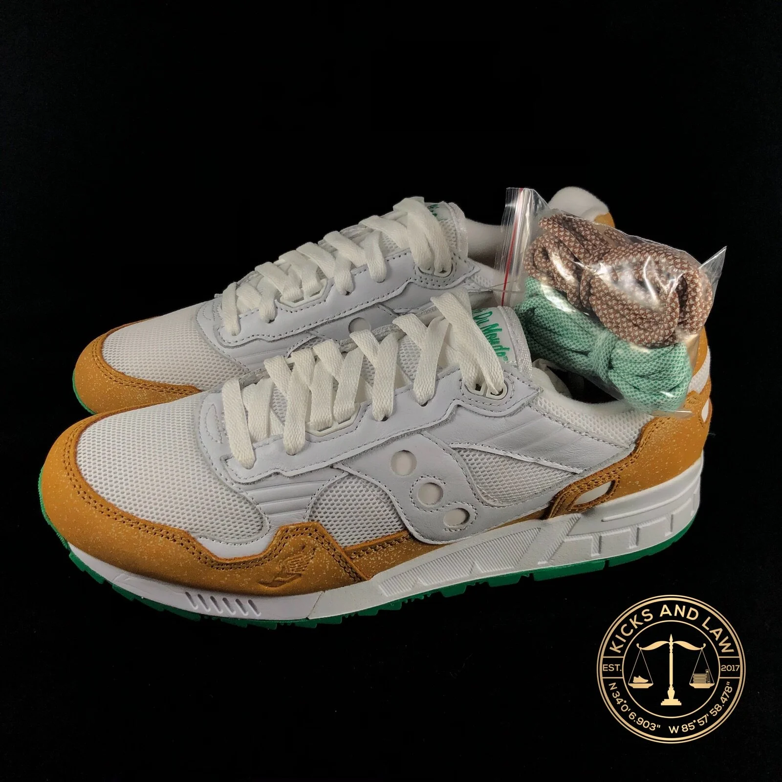 saucony shadow 5000 politics cafe du monde white