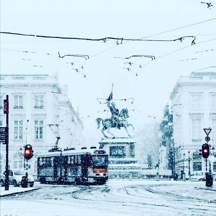 Snowy day ... #brussels