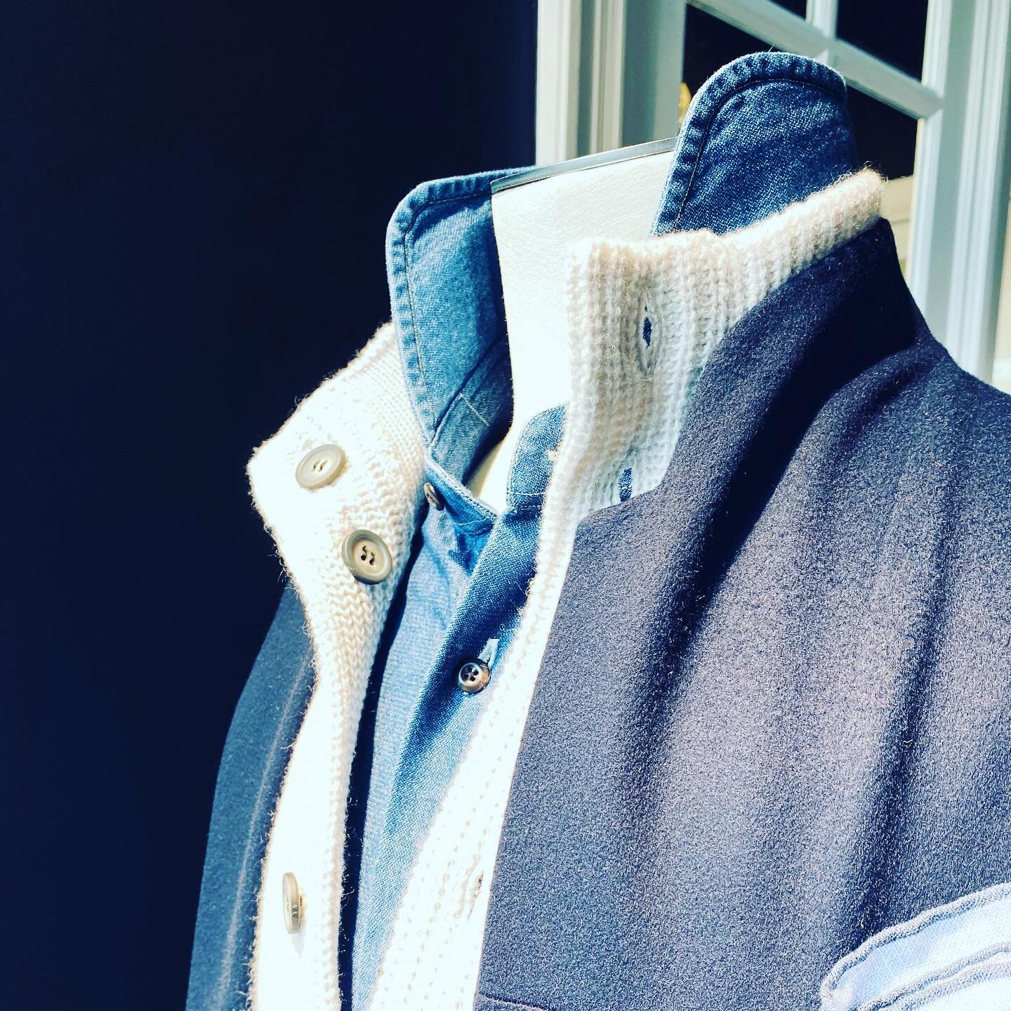 Blue Blazer and White Pearl Pullover @seaseofficial - @nitz.sablon.brussels