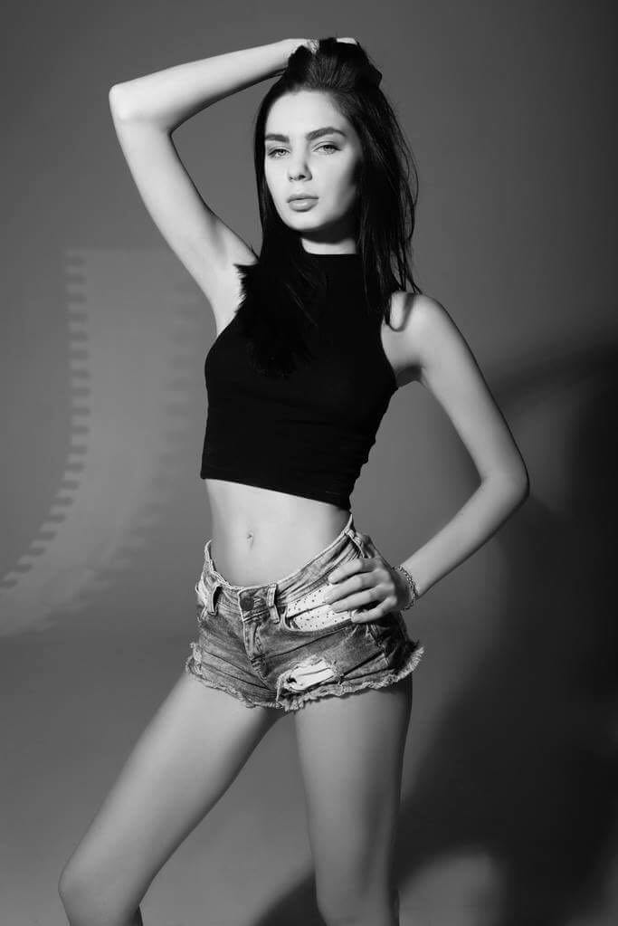 Model-sasha-02.png