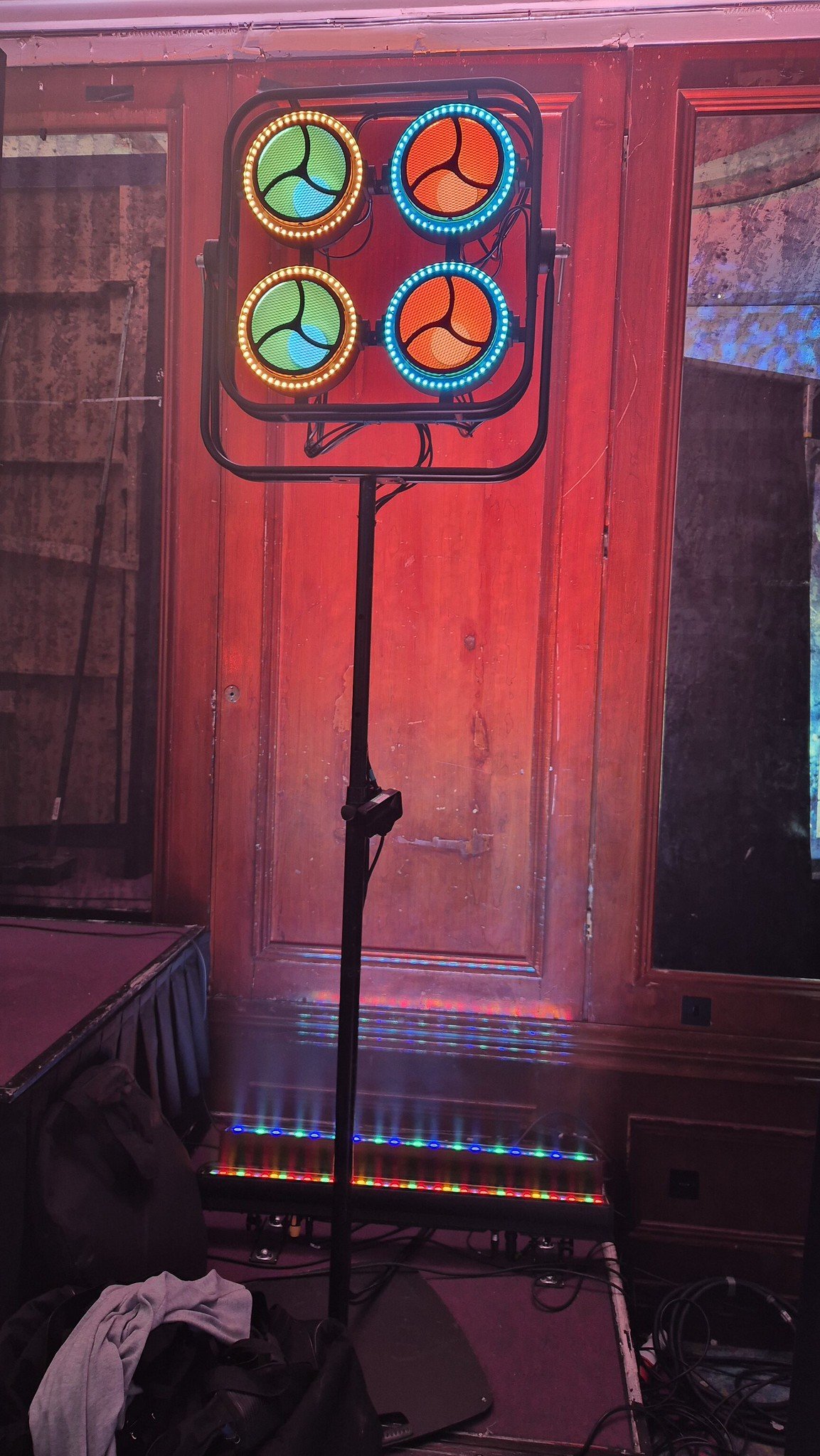 Mini Vegas in quad arrangment on pole