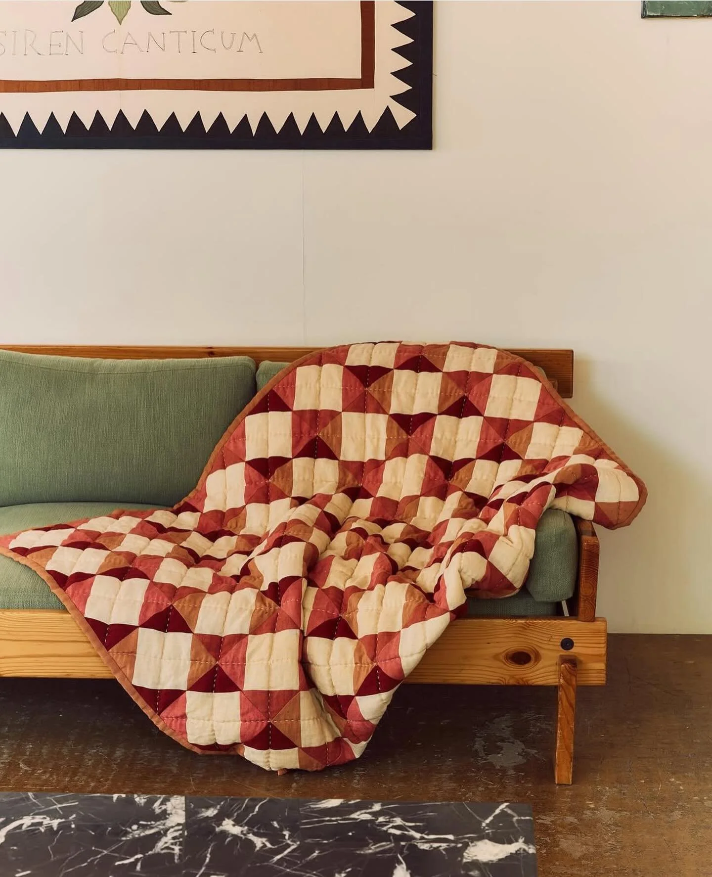 A series of posts highlighting some of my favourite independent artists and makers 🌟
&bull;
Today I am sharing the work of Bath based Lucy at @tuckitin_quilts who creates beautiful handmade quilts and textiles for the home using a range of plant dye