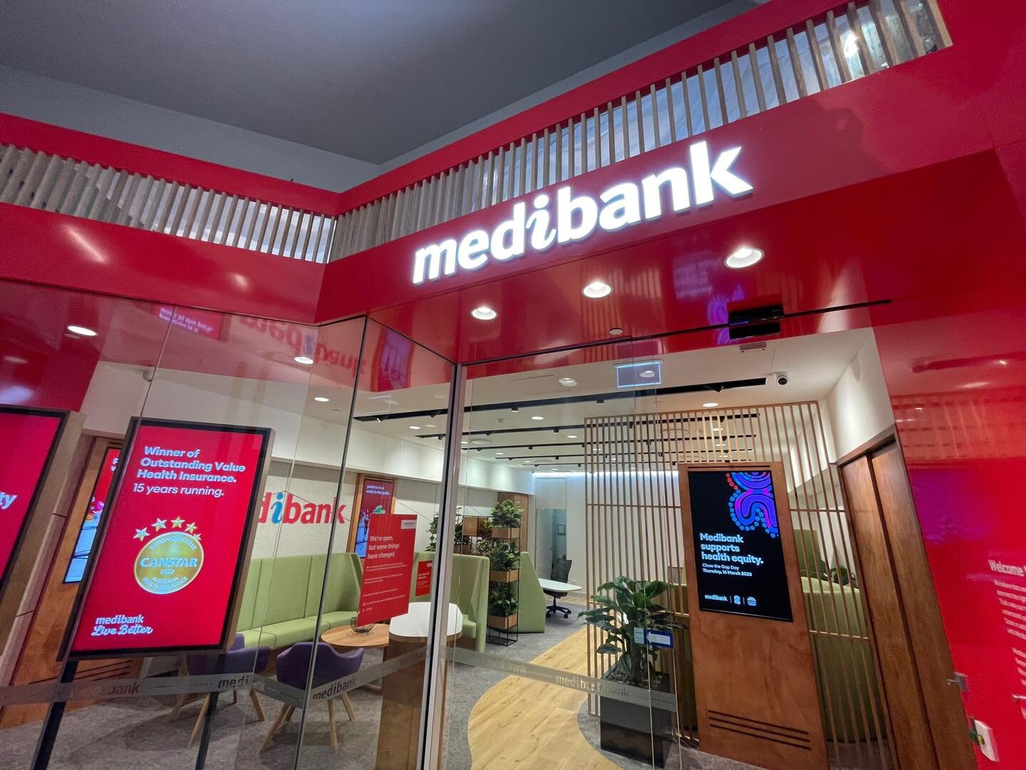 MEDIBANK | JOONDALUP, WA

Last week we had the pleasure of handing over the brand new Medibank at Joondalup Shopping Centre. 
Great work by all teams envolved. 

Client: @medibank @39thirty_ 
Design: @graphcad.au 
Build: @twentythreeprojects - React 