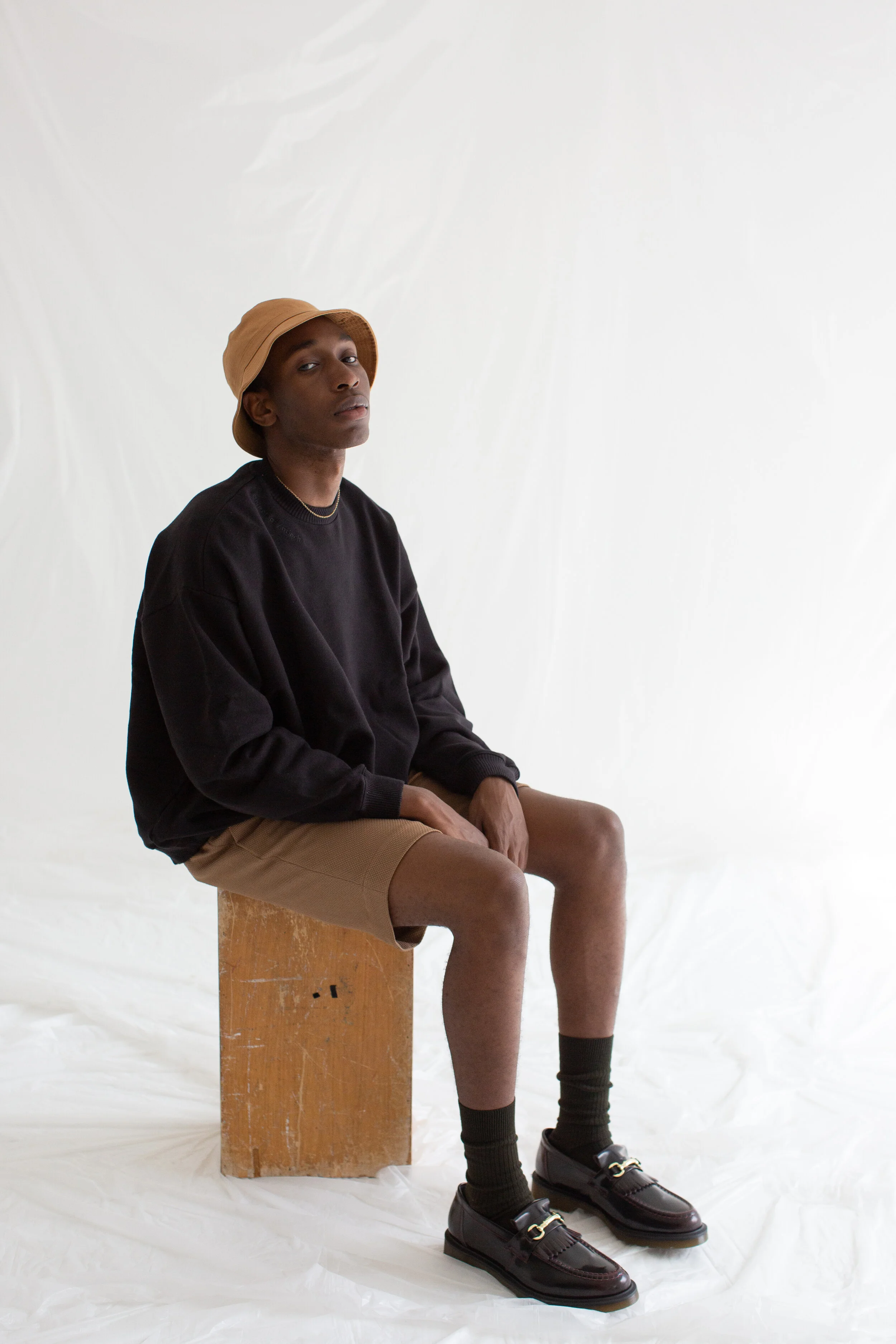 Xavier Unisex Oversized Sweatshirt in Black