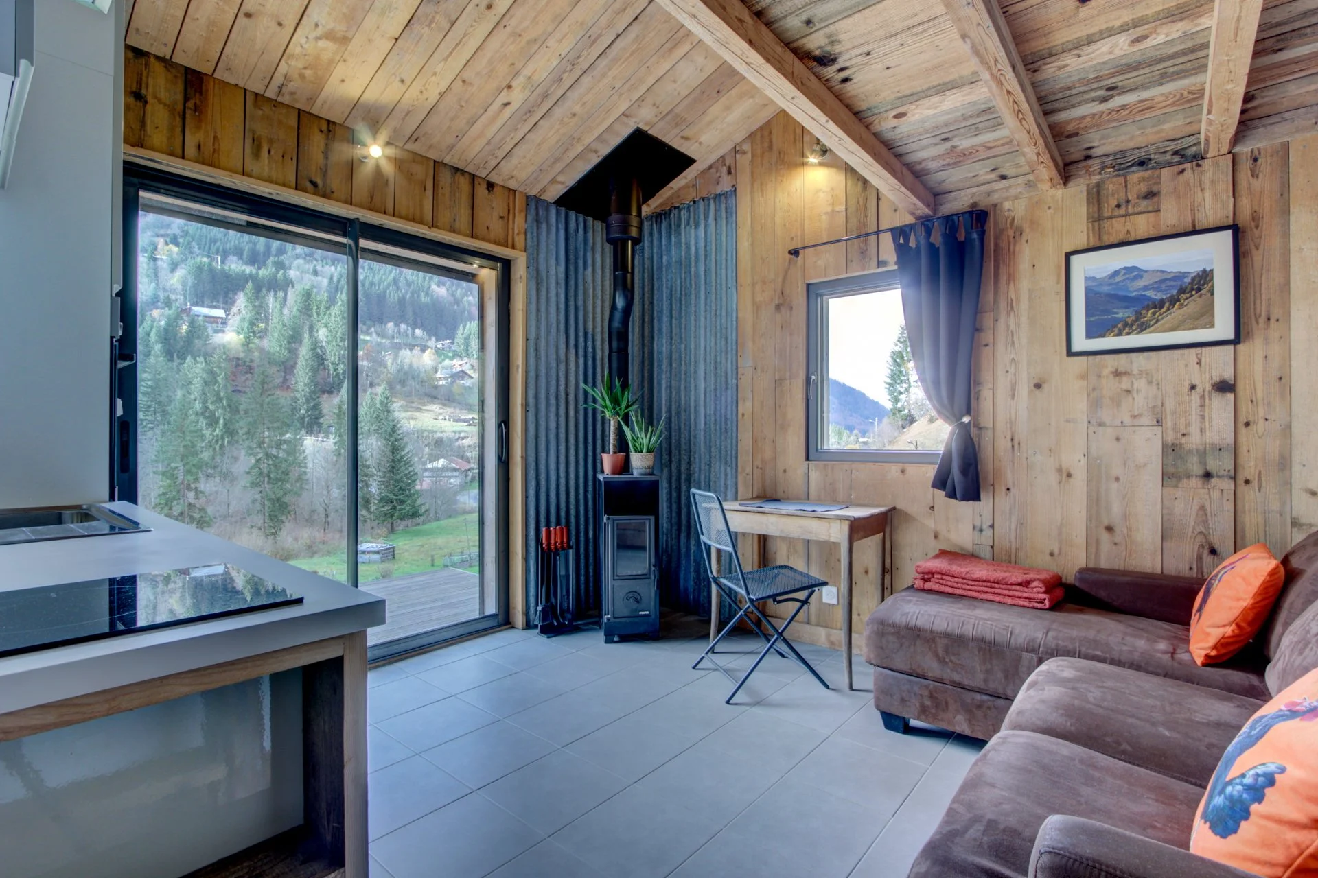 AMIE MARSH - CHICKEN SHED - INTERIOR - EDITED-4.jpg