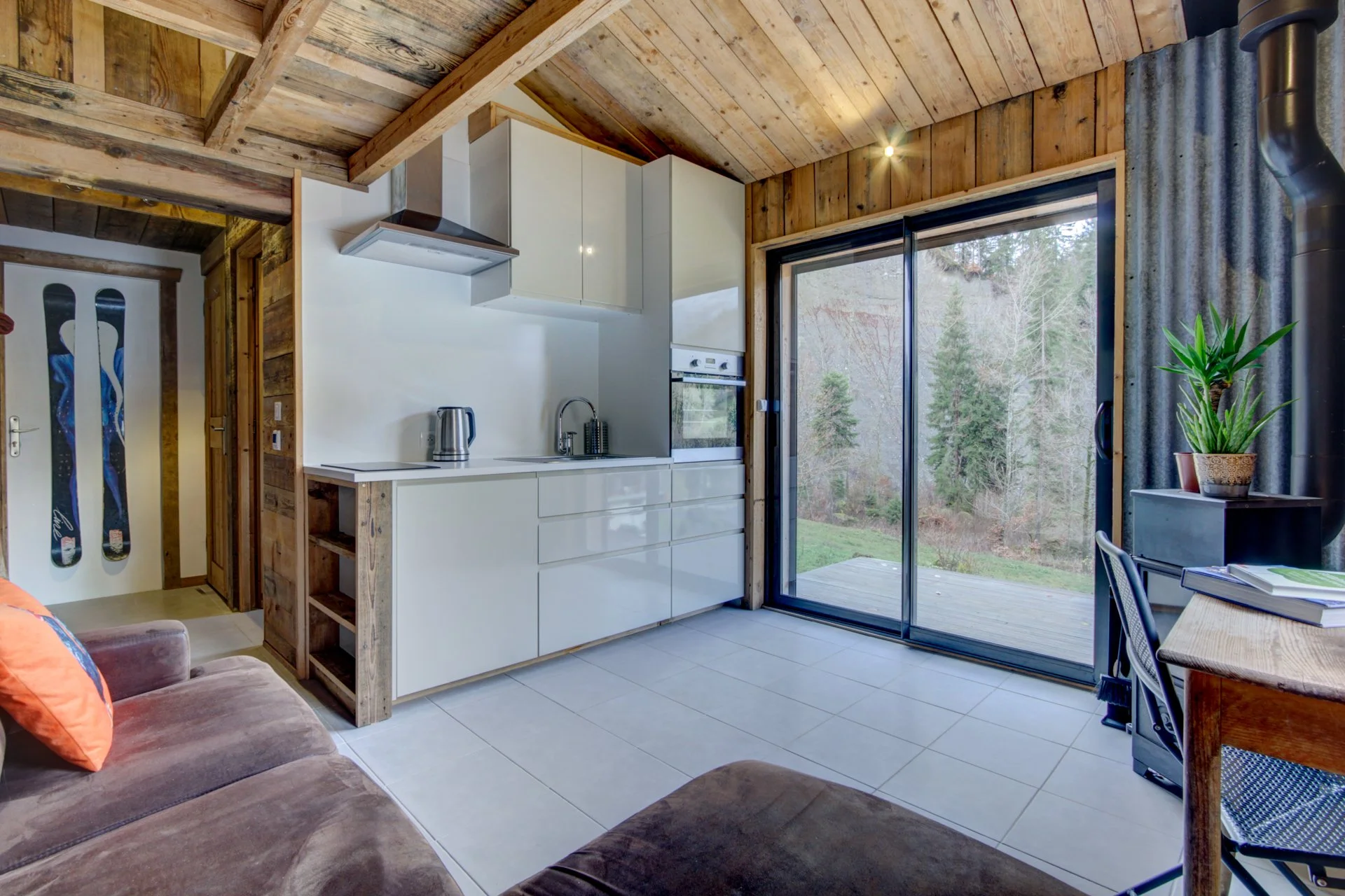 AMIE MARSH - CHICKEN SHED - INTERIOR - EDITED-23.jpg