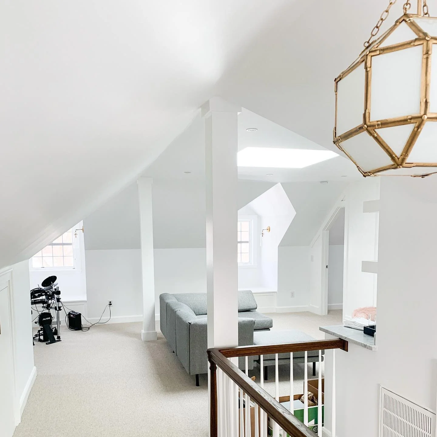 Twinning 💫 Because sometimes two beds shows more capacity than one ✔️⁠
⁠
⁠
#propertystaging #stagingtips #homestaging #propertypresentation #realestatestyling #homestagingworks #realestatestylist #propertystylist #stagingsellshomes #homestagingideas