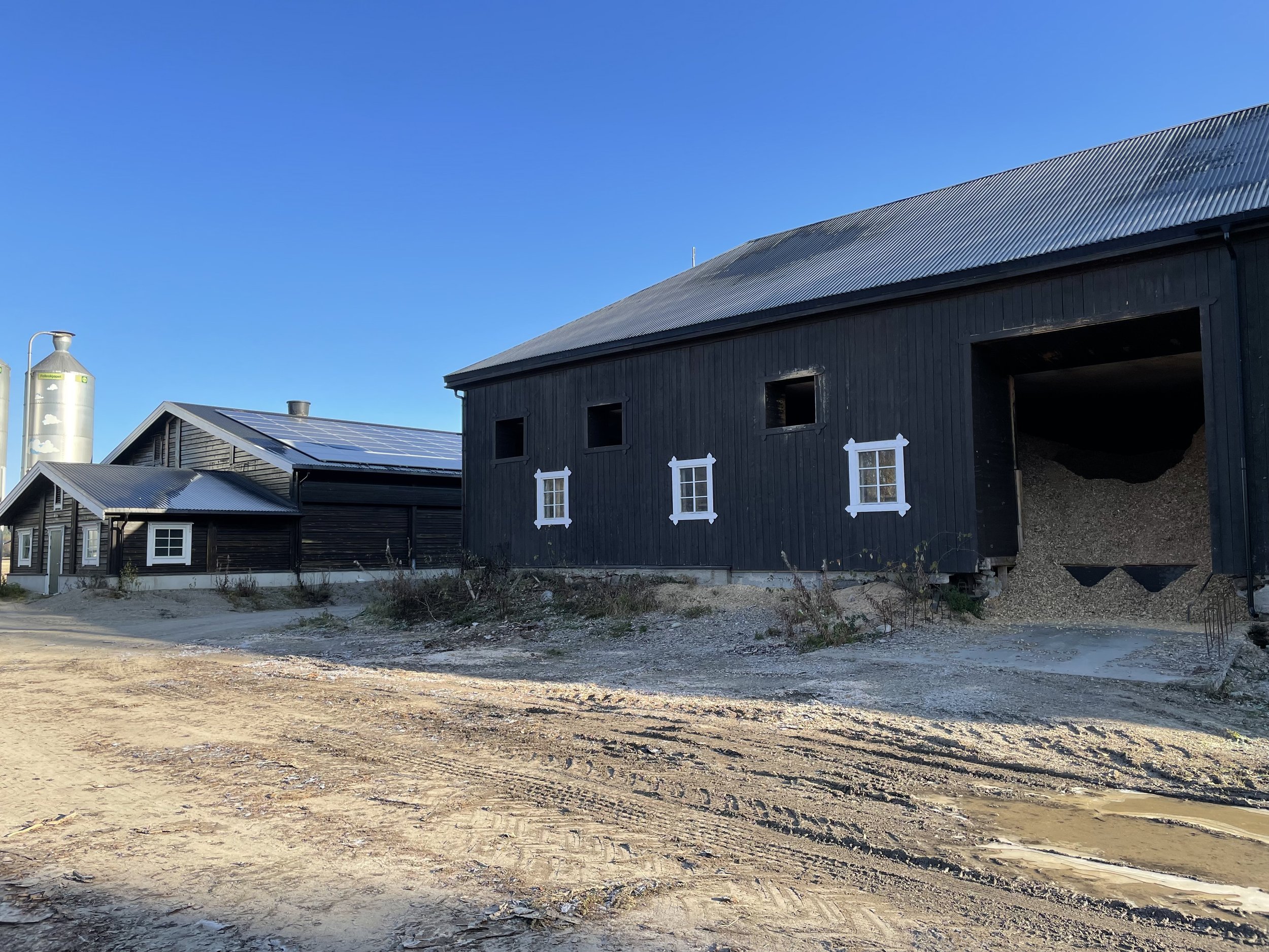 Styring av overskuddsstrøm til varmtvannstank